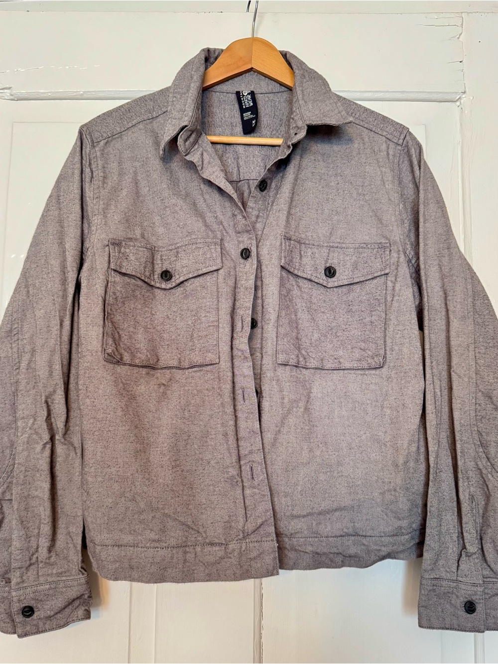 Mountain Hardwear Women's Button-Down Shirt Jacket in Heather Gray